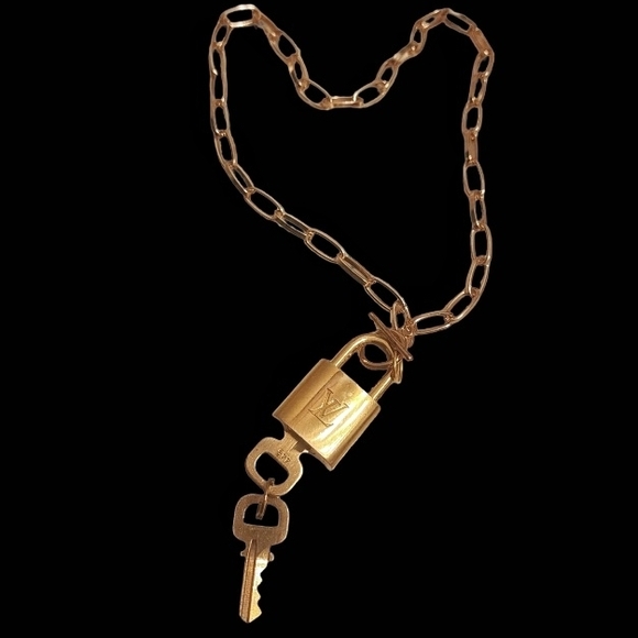 Louis Vuitton Gold Padlock #445 - Picture 4 of 5